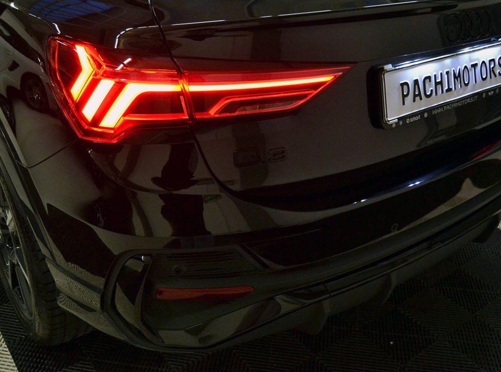 AUDI Q3 SPB 40 TFSI S tronic Quattro edition S-line ** - 25