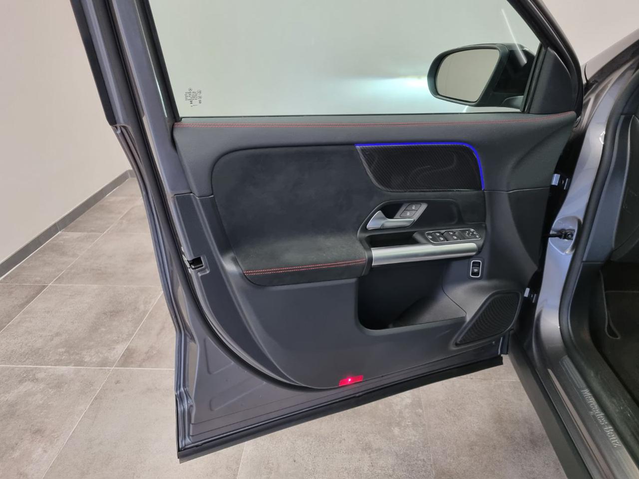 MERCEDES-BENZ GLA 250 e hybrid EQ Premium - 12