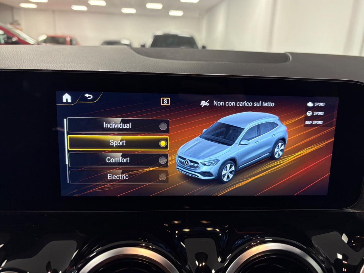 MERCEDES-BENZ GLA 250 e hybrid EQ Premium AMG - 17