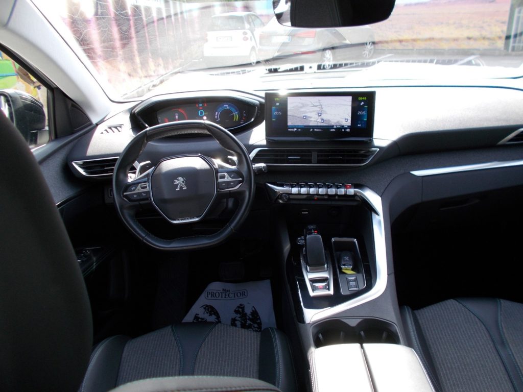 PEUGEOT 3008 Hybrid 225 e-EAT8 Allure Pack - 8
