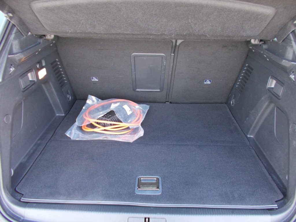 PEUGEOT 3008 Hybrid 225 e-EAT8 Allure Pack - 17