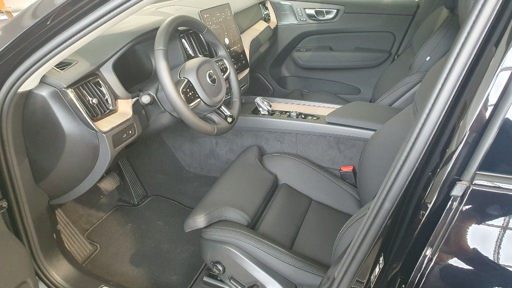 VOLVO XC60 T6 Plug-in hybrid AWD automatico Plus Dark - Foto 4