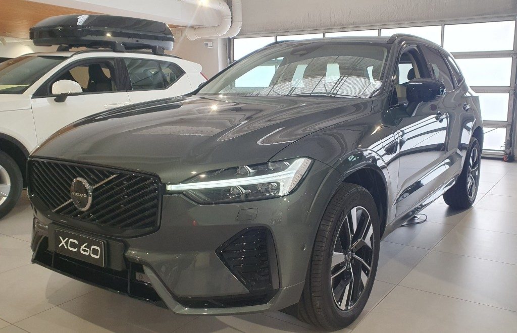 VOLVO XC60 T6 Plug-in hybrid AWD automatico Plus Dark - Foto 1