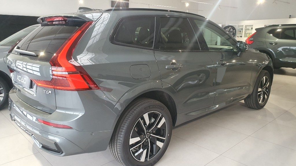 VOLVO XC60 T6 Plug-in hybrid AWD automatico Plus Dark - Foto 3
