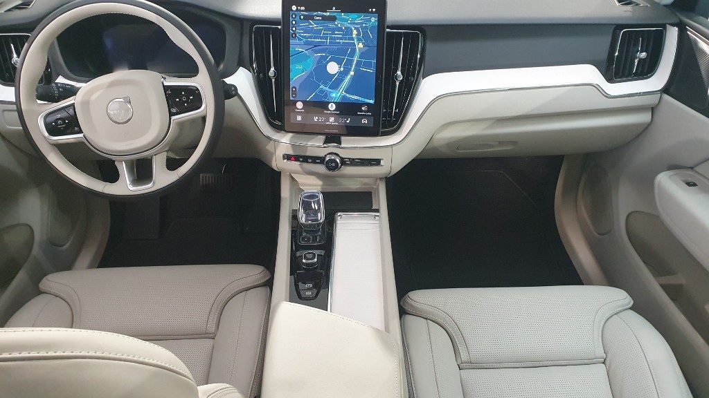 VOLVO XC60 T6 Plug-in hybrid AWD automatico Plus Dark - Foto 6