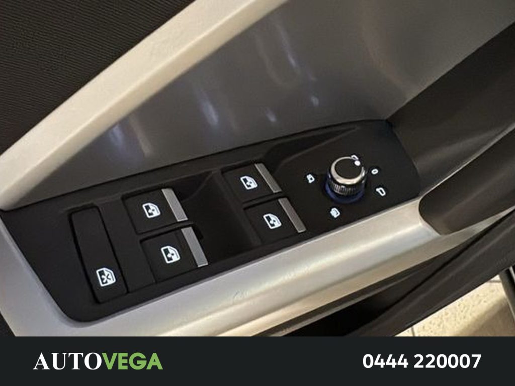 AUDI Q3 35 2.0 tdi business advanced s-tronic - 16