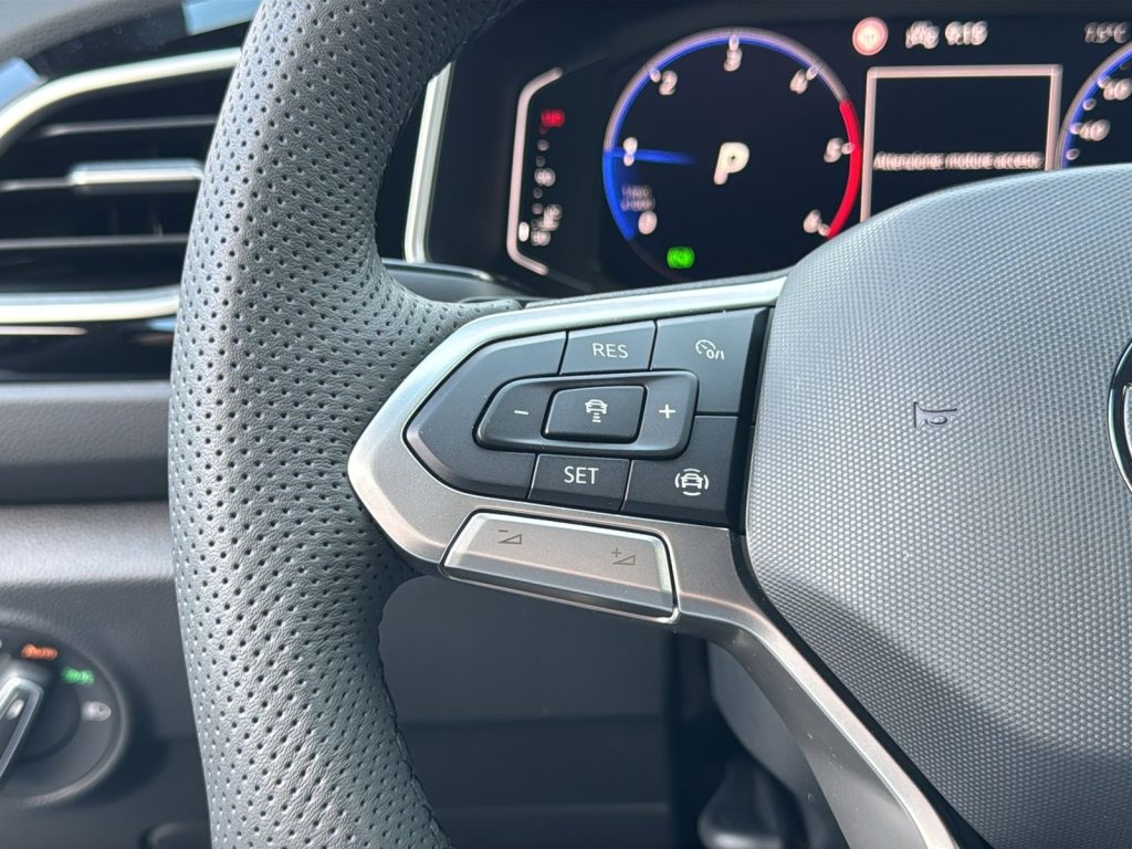 VOLKSWAGEN T-Roc R-Line Plus 2.0 TDI SCR 110 kW (150 CV) DSG - 21