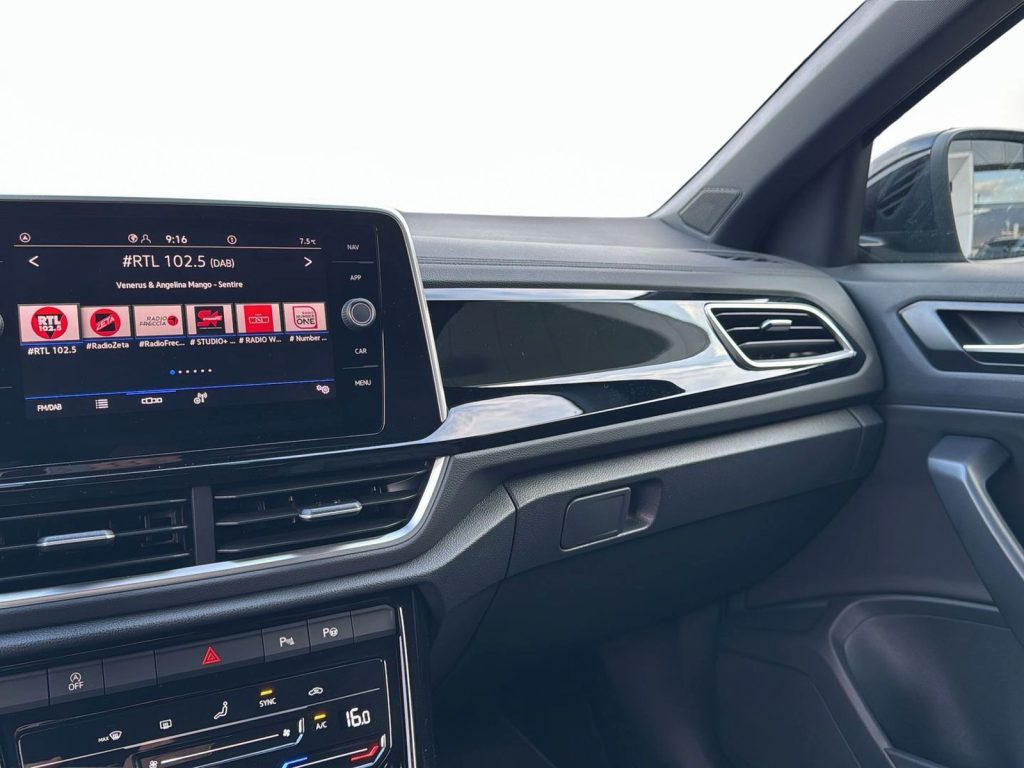 VOLKSWAGEN T-Roc R-Line Plus 2.0 TDI SCR 110 kW (150 CV) DSG - 22