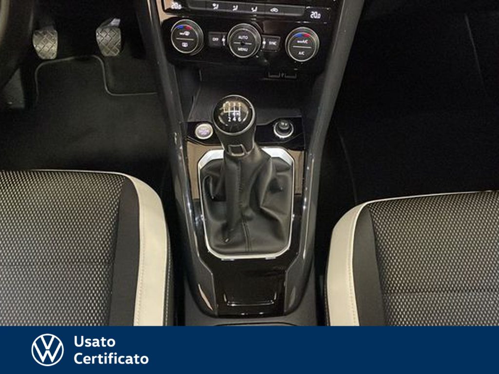 VOLKSWAGEN T-Roc 1.0 tsi advanced - 10