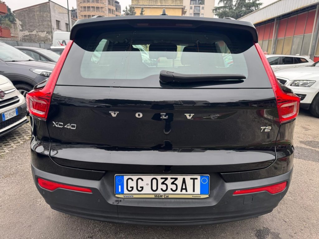 VOLVO XC40 T2 130CV MOMENTUM CORE - 6