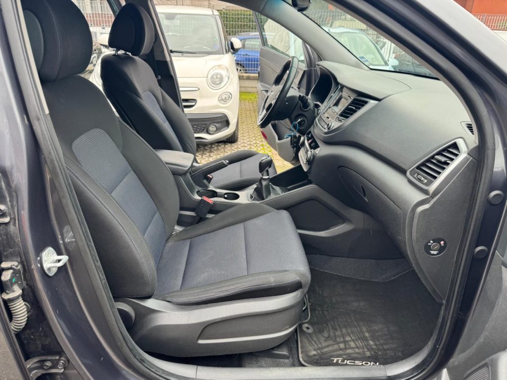 HYUNDAI Tucson 1.7 CRDi Comfort - 13