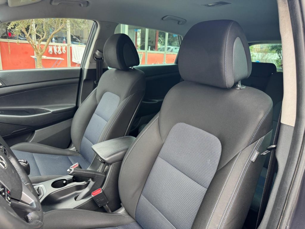 HYUNDAI Tucson 1.7 CRDi Comfort - 17