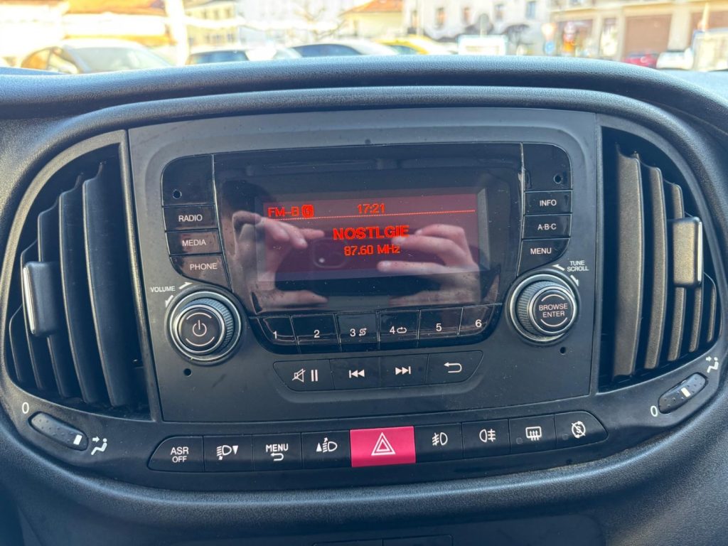 FIAT Doblo 1.6 JTDM 105CV - 9