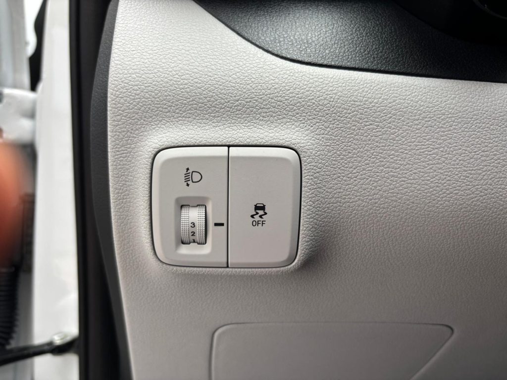 HYUNDAI i10 1.0 MPI C. AUTOMATICO Prime *FULL OPTIONAL - 11