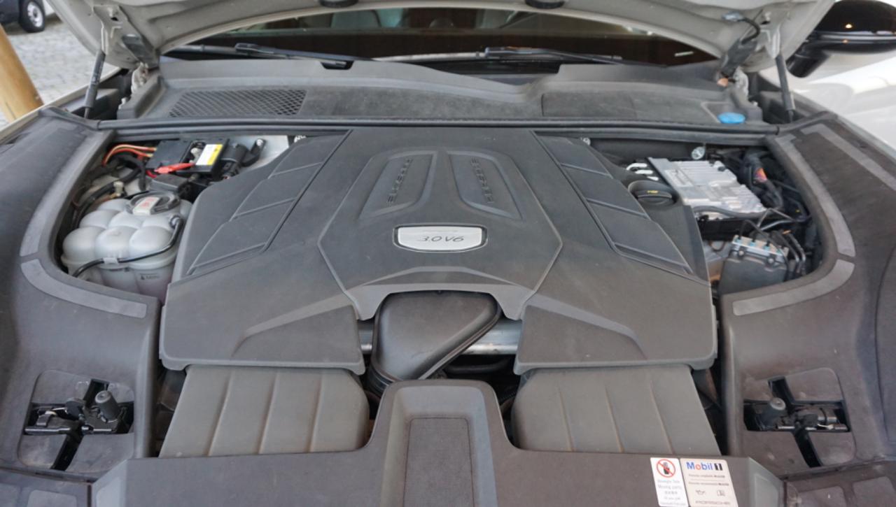 PORSCHE Cayenne Coupé 3.0 V6 - 41