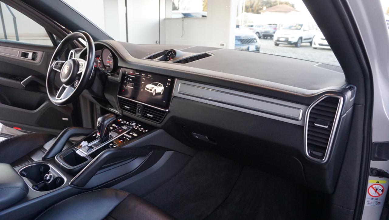 PORSCHE Cayenne Coupé 3.0 V6 - 38