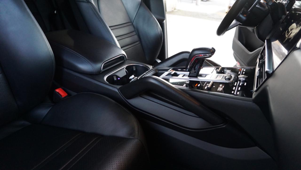 PORSCHE Cayenne Coupé 3.0 V6 - 39