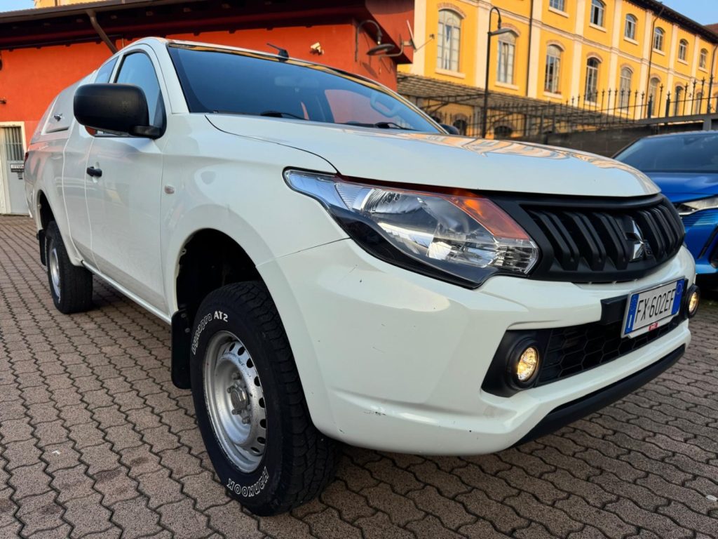 MITSUBISHI L200 2.4 DI-D/154CV CLUB CAB INVITE - 3