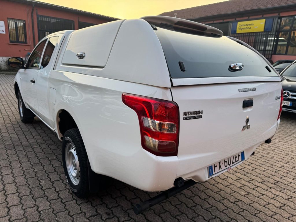 MITSUBISHI L200 2.4 DI-D/154CV CLUB CAB INVITE - 5