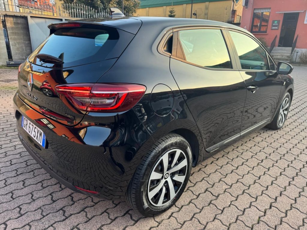 RENAULT Clio Full Hybrid E-Tech 145 CV Equilibre ASUTOCARRO N1 - 4