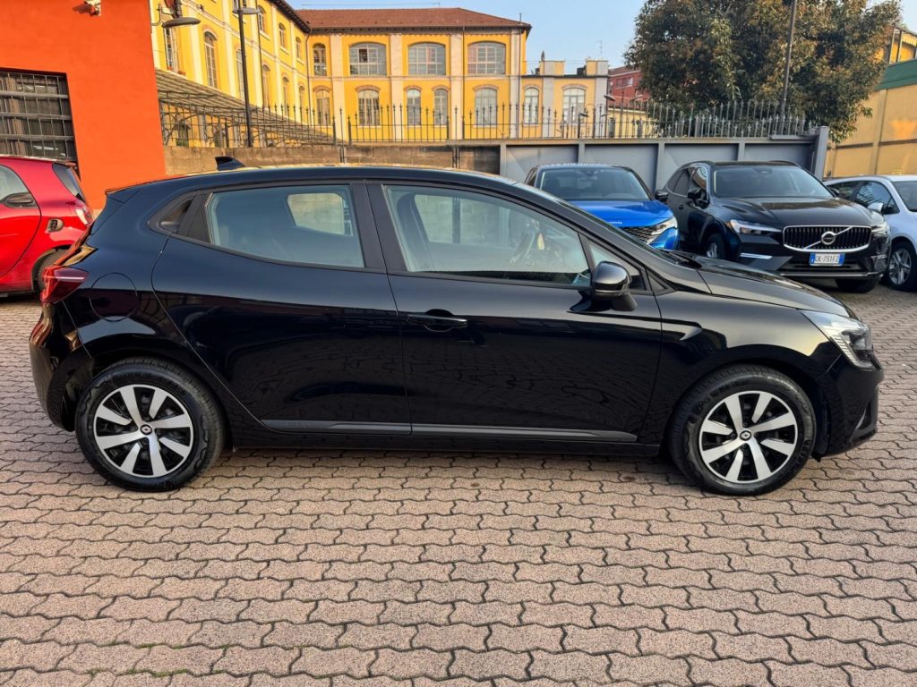 RENAULT Clio Full Hybrid E-Tech 145 CV Equilibre ASUTOCARRO N1 - 5