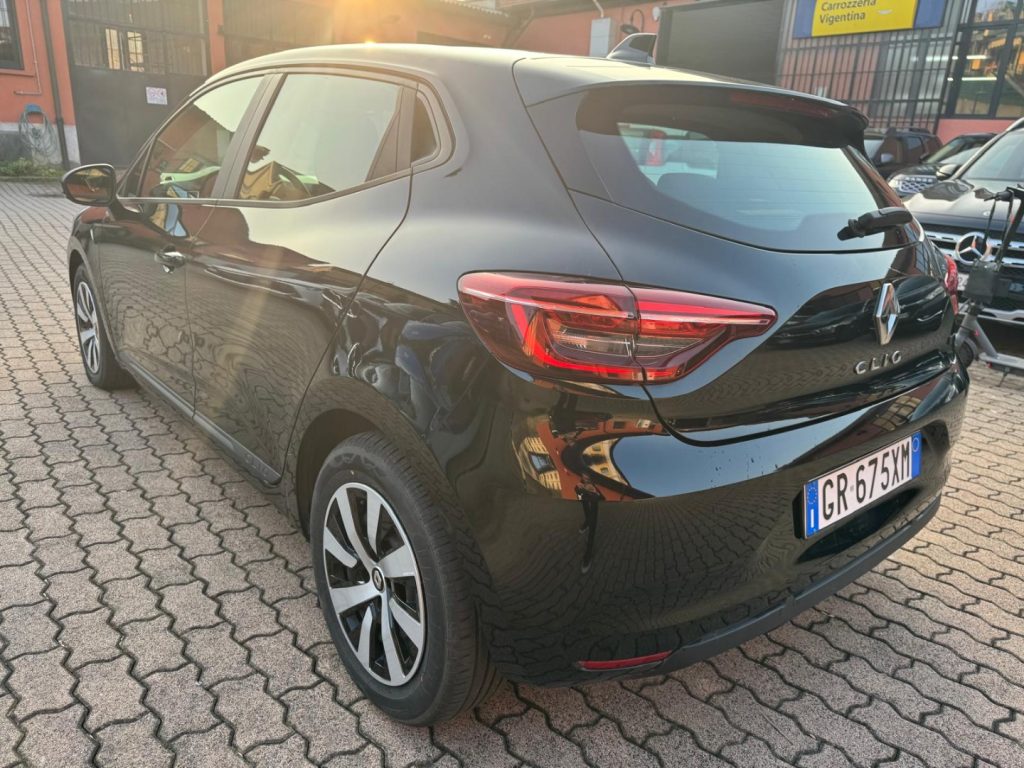 RENAULT Clio Full Hybrid E-Tech 145 CV Equilibre ASUTOCARRO N1 - 6