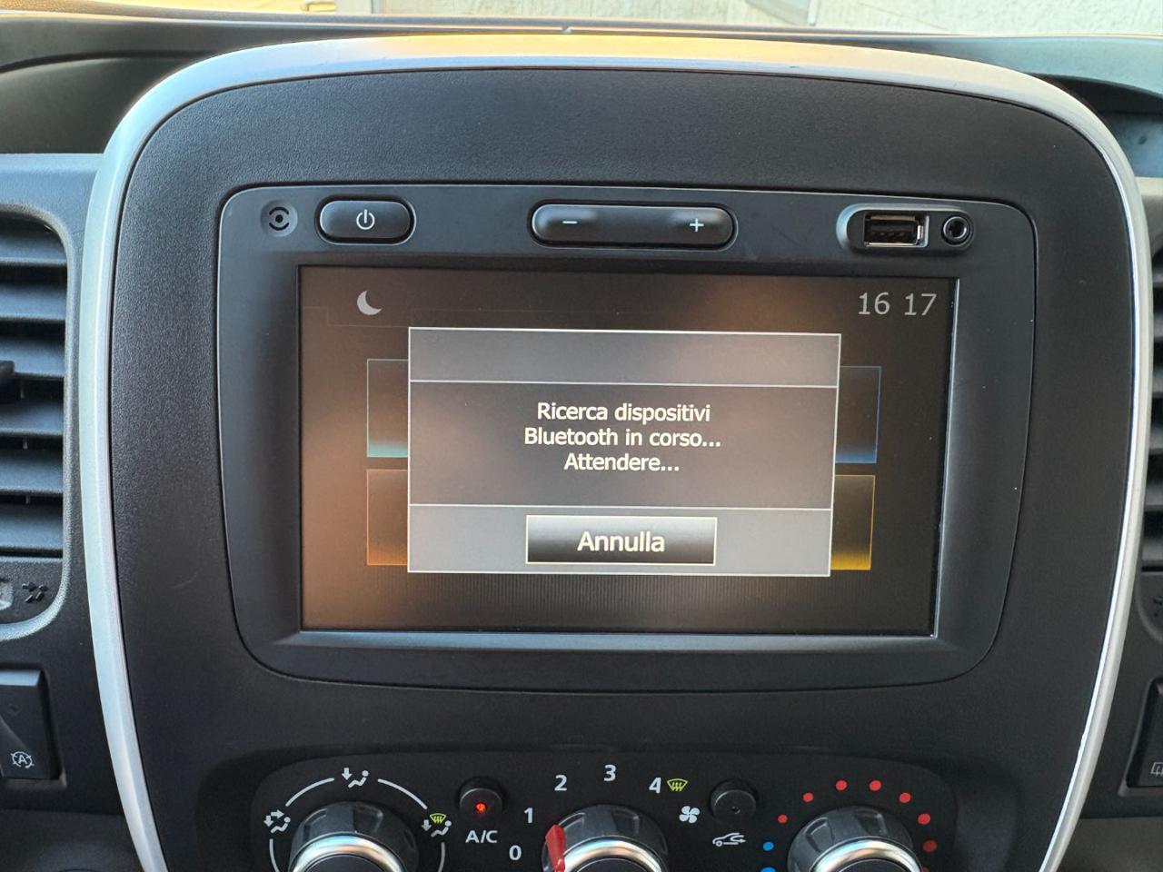 RENAULT Trafic T27 2.0 dCi 145CV EDC PC-TN Intens Energy 9 POSTI - 23