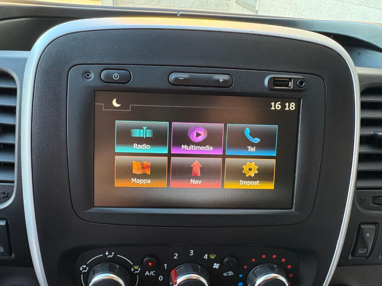 RENAULT Trafic T27 2.0 dCi 145CV EDC PC-TN Intens Energy 9 POSTI - 24