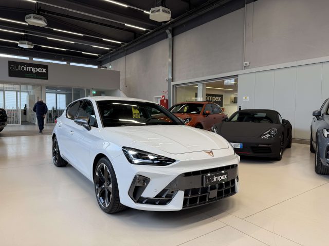 CUPRA Leon Weiß metallisiert