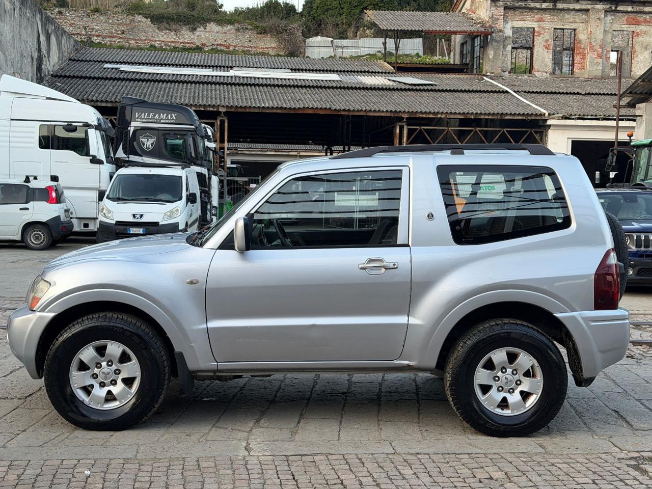 MITSUBISHI Pajero 3.2 16V DI-D 3p. Invite - 4