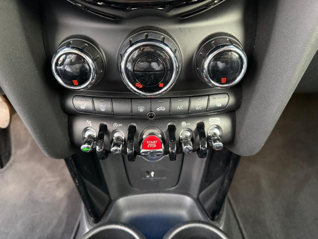 MINI One 1.5 One Essential Trim - 19