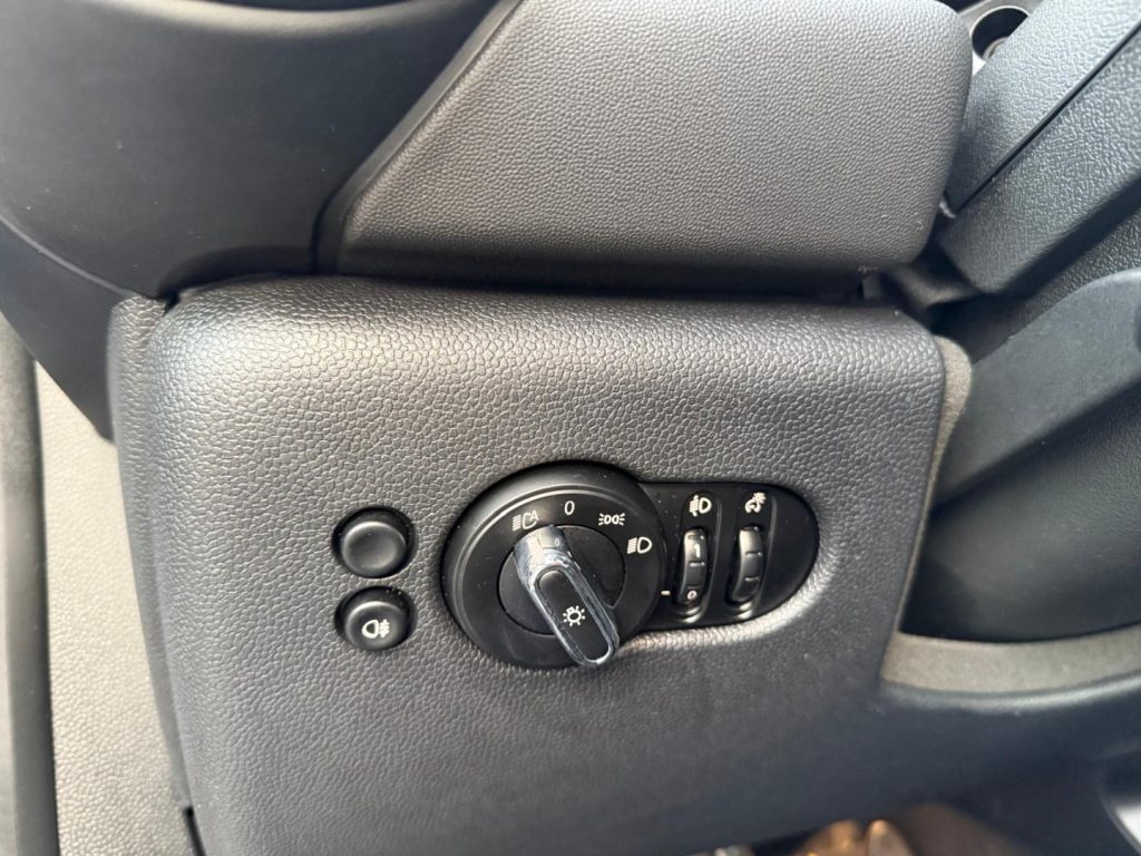 MINI One 1.5 One Essential Trim - 22