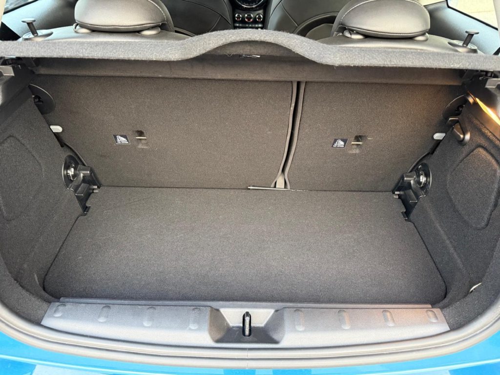 MINI One 1.5 One Essential Trim - 28