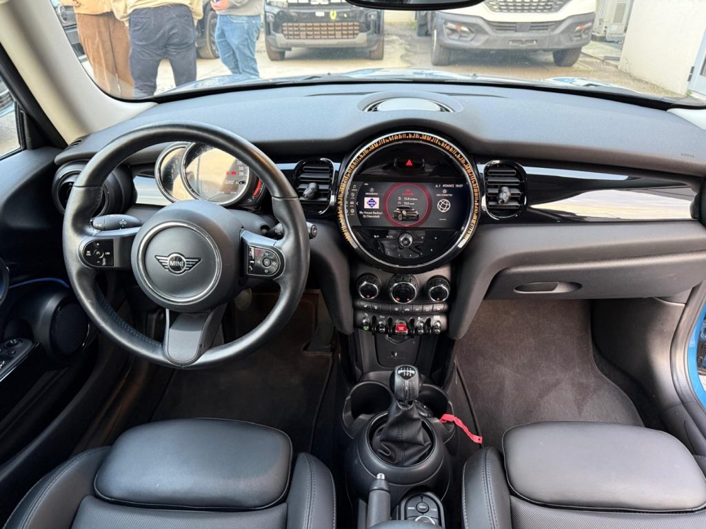 MINI One 1.5 One Essential Trim - 15