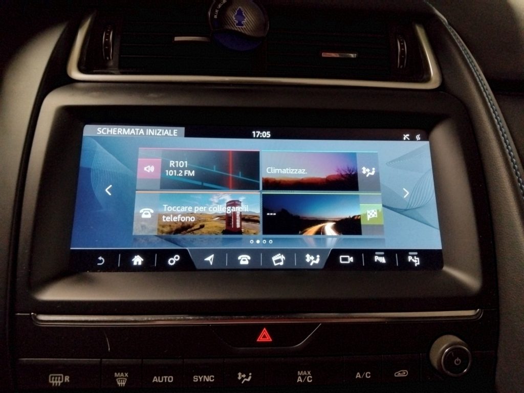 JAGUAR E-Pace 2.0 D 180 CV AWD aut. R-Dynamic S - 18