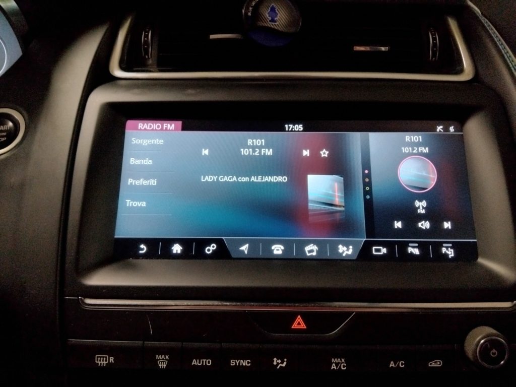 JAGUAR E-Pace 2.0 D 180 CV AWD aut. R-Dynamic S - 20