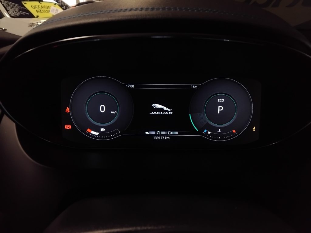 JAGUAR E-Pace 2.0 D 180 CV AWD aut. R-Dynamic S - 23