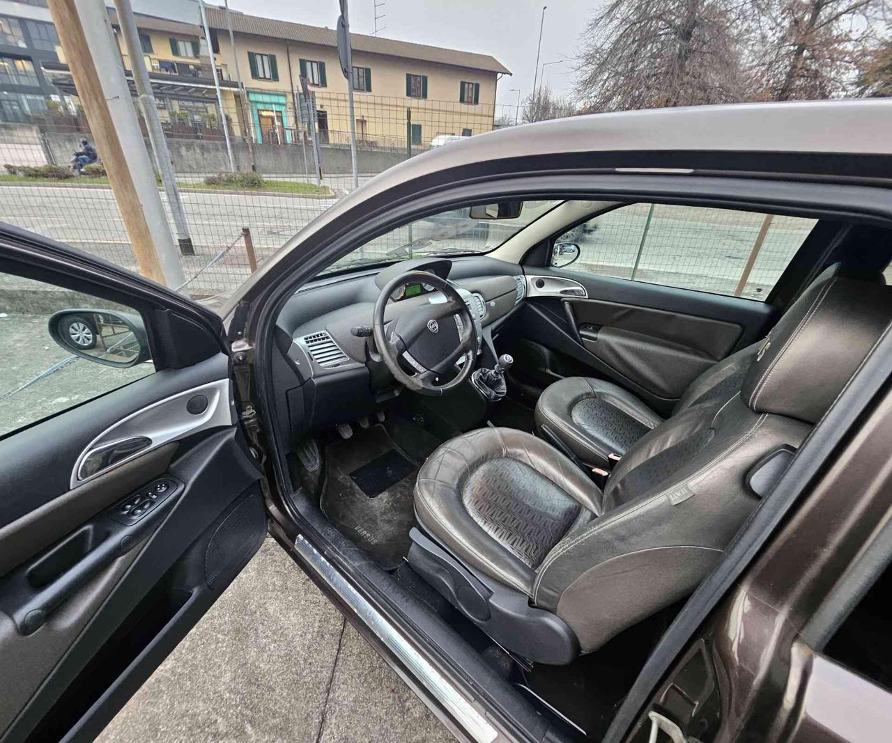 LANCIA Ypsilon 1.2 Versus - 12