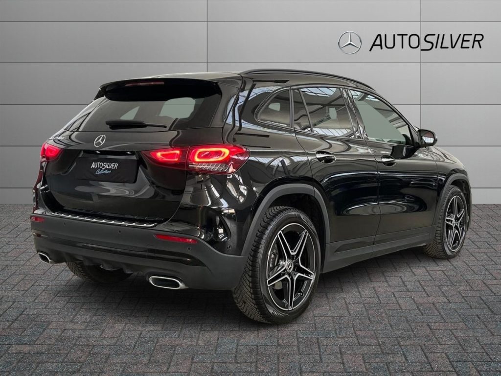 MERCEDES-BENZ GLA 200 d Automatic Premium - 2