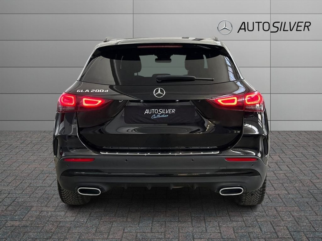 MERCEDES-BENZ GLA 200 d Automatic Premium - 4