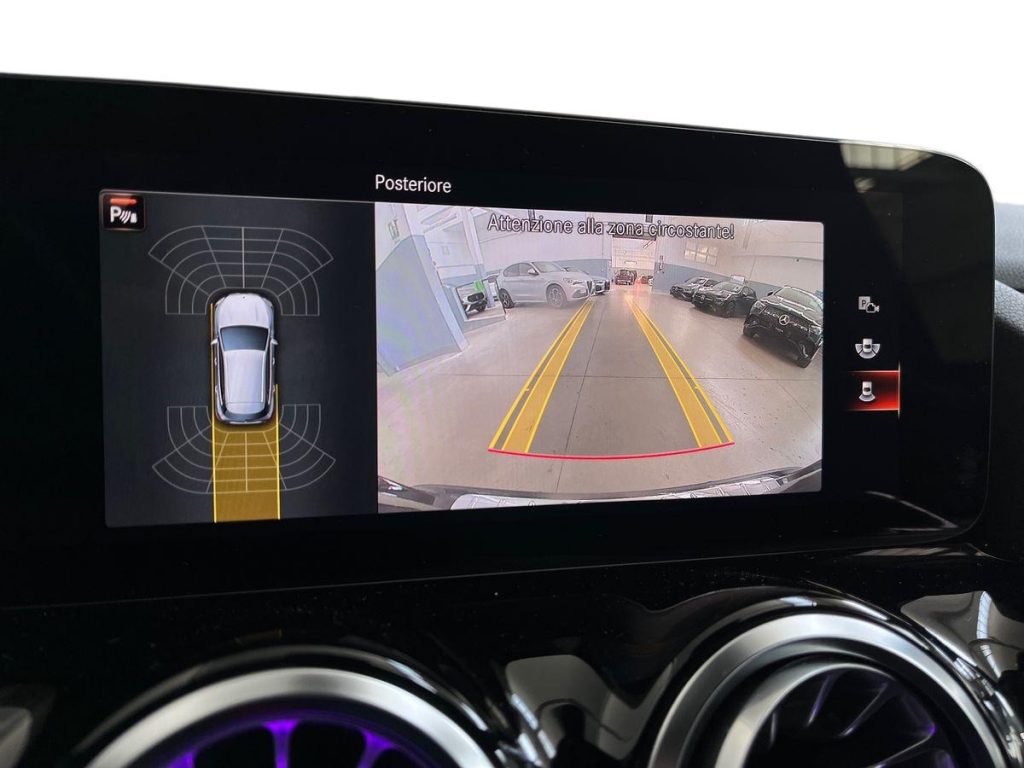 MERCEDES-BENZ GLA 200 d Automatic Premium - 12