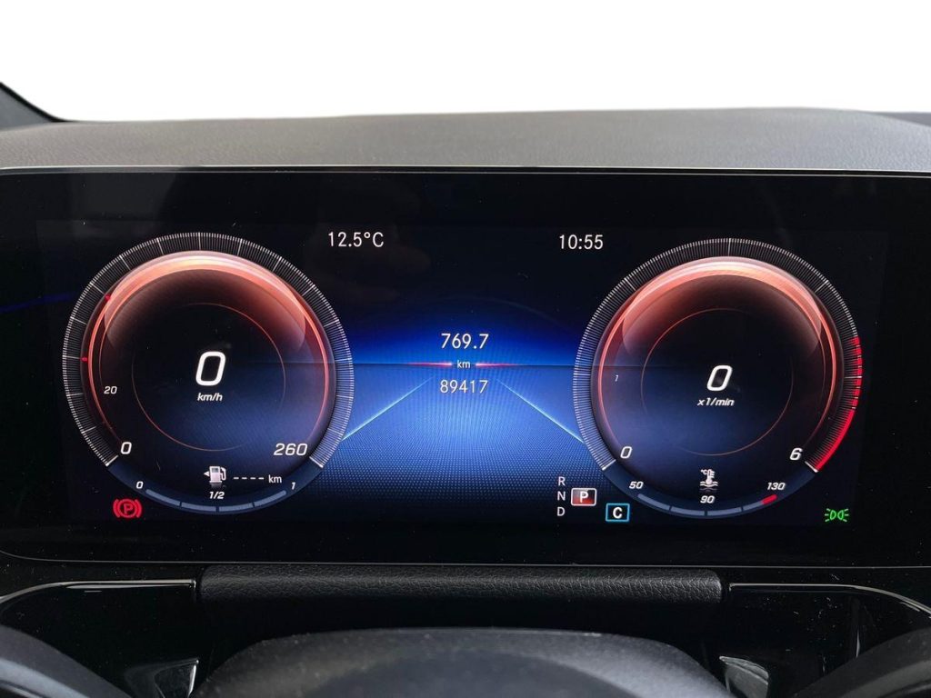 MERCEDES-BENZ GLA 200 d Automatic Premium - 8