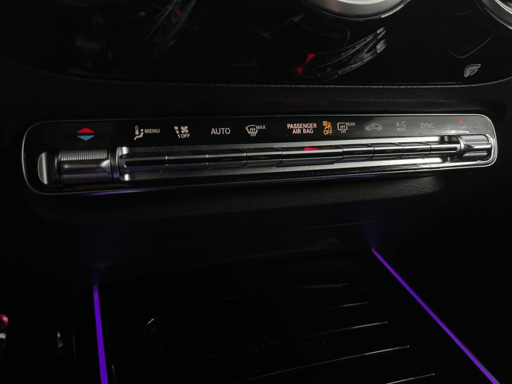 MERCEDES-BENZ GLA 200 d Automatic Premium - 14