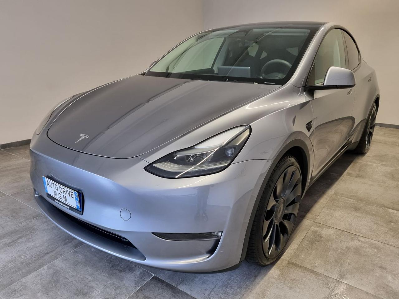 TESLA Model Y AWD Performance - 36