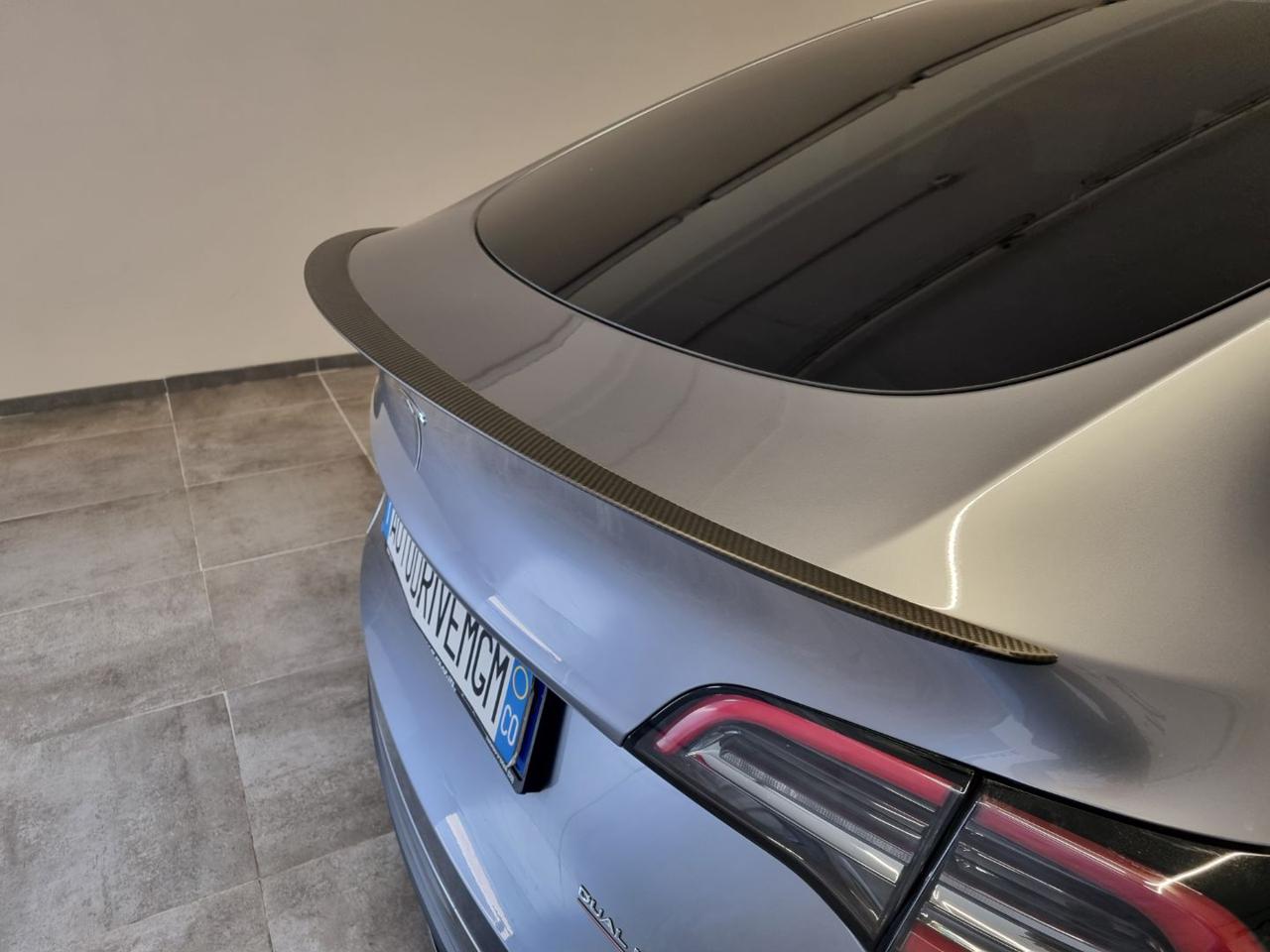 TESLA Model Y AWD Performance - 13