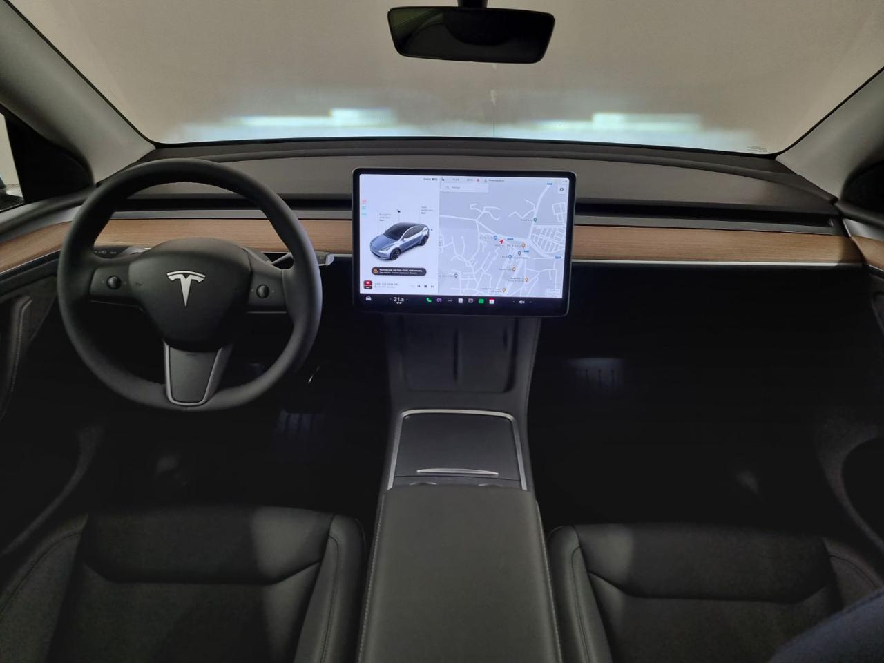TESLA Model Y AWD Performance - 29