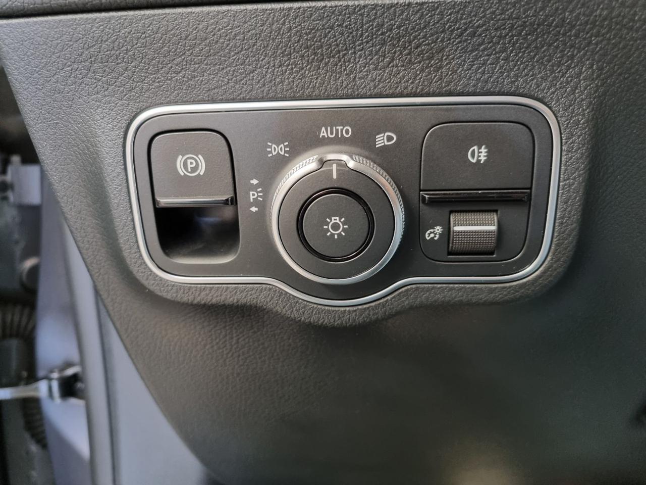 MERCEDES-BENZ GLA 200 d Automatic AMG Line Premium - 19