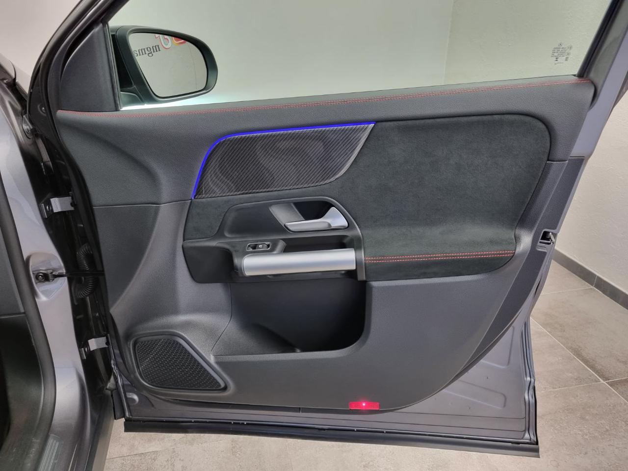 MERCEDES-BENZ GLA 200 d Automatic AMG Line Premium - 26