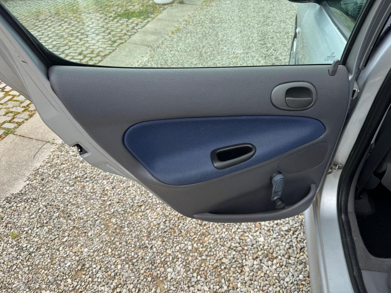 PEUGEOT 206 1.1 5p. Lee - 12