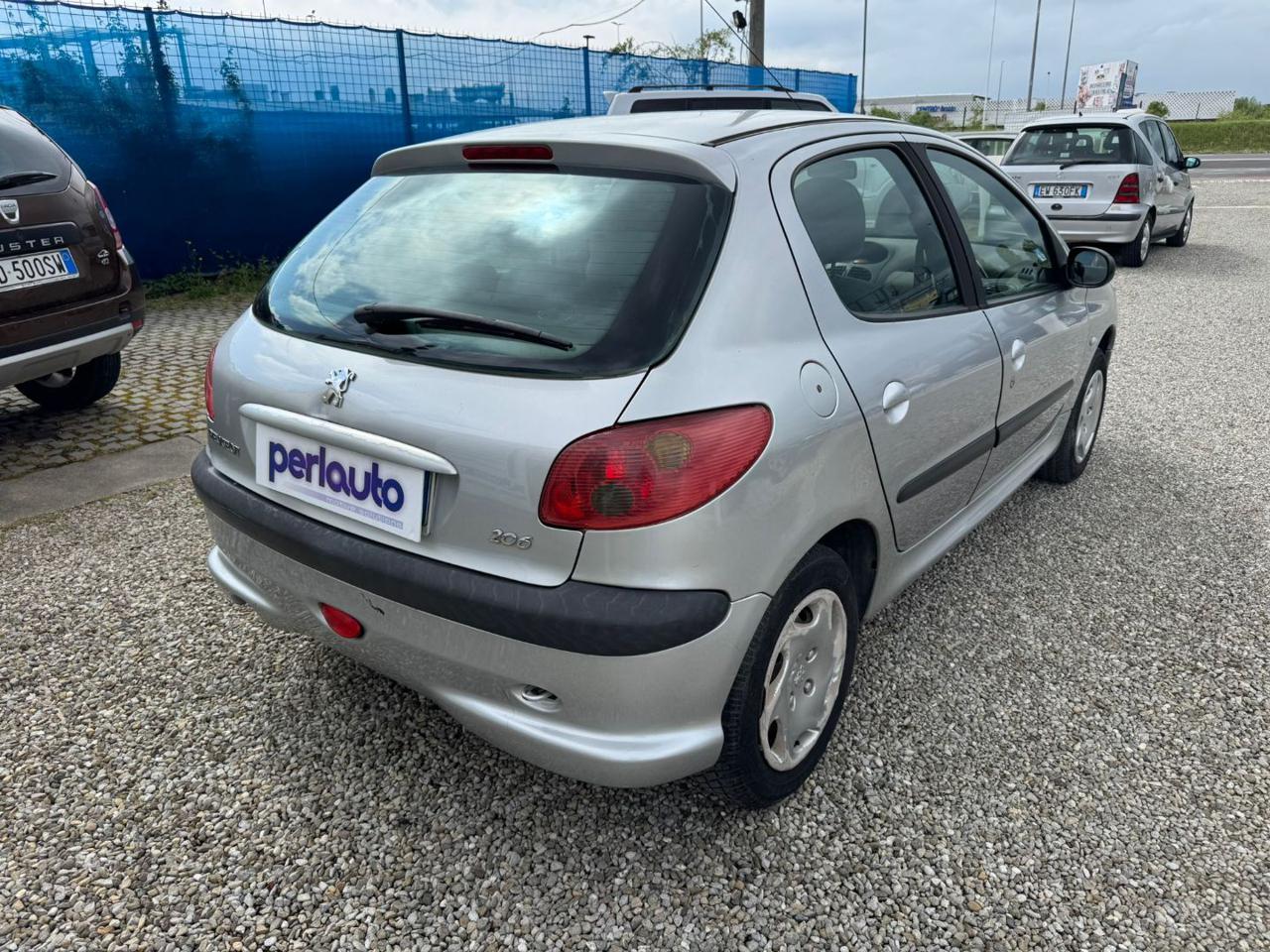PEUGEOT 206 1.1 5p. Lee - 6